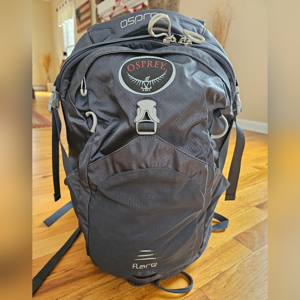 Osprey Flare Backpack - Dark Carbon Gray - Rare Find